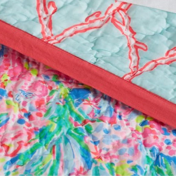 Lilly Pulitzer x Pottery Barn Reversible Quilt - Picture 2 of 6